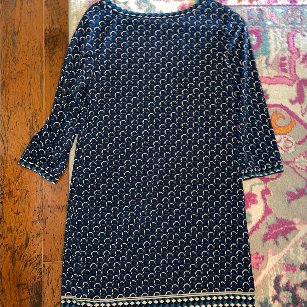 Modest dress. - Picture 3 of 3